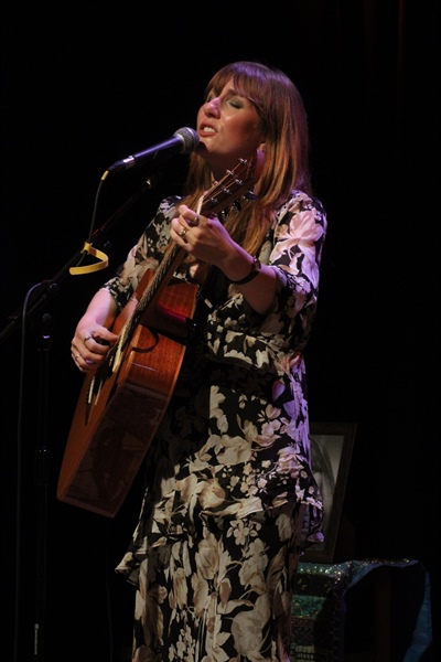 Holly Taymar Sings Eva Cassidy...